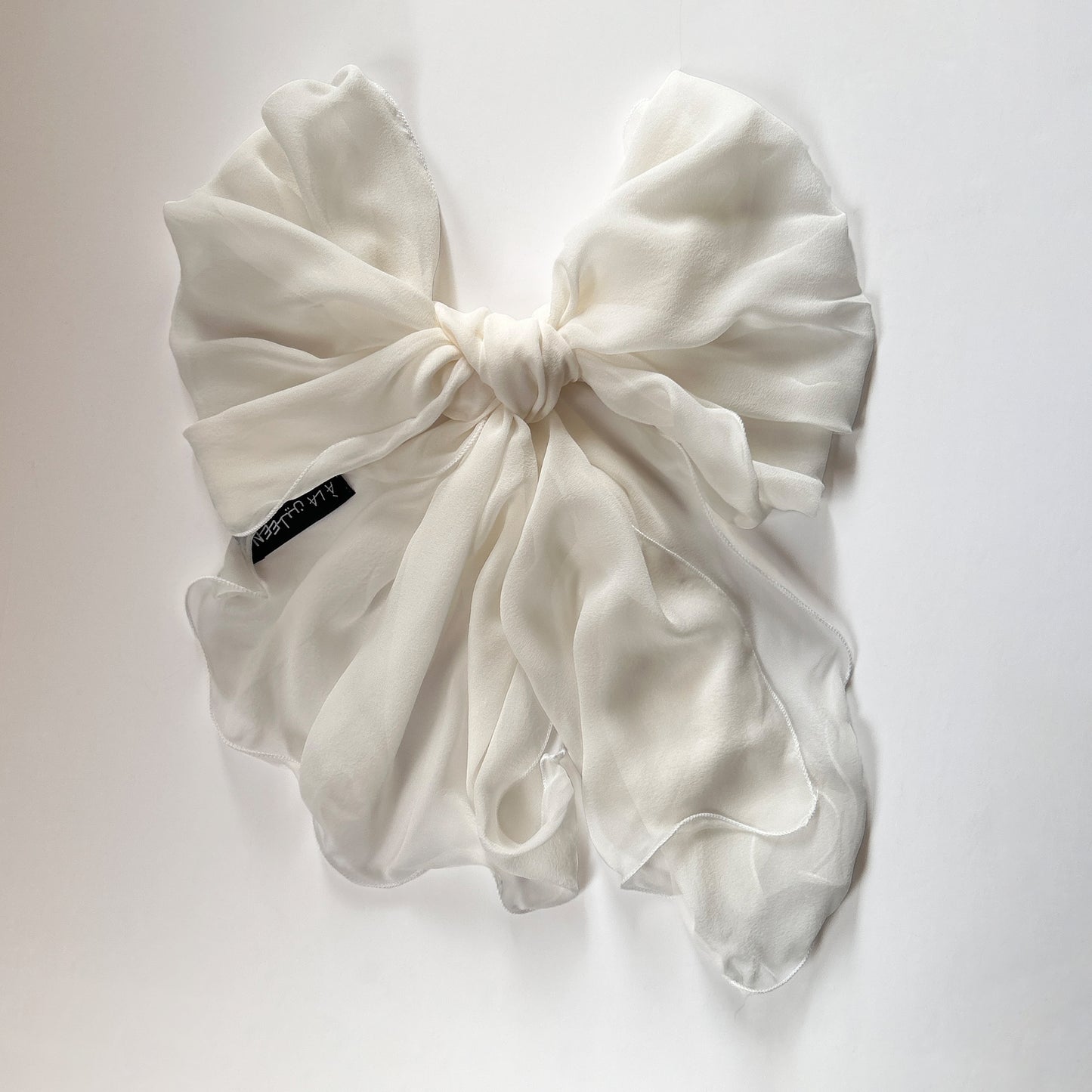 The à la Leen Single-Layered Silk Scarf- Off-White