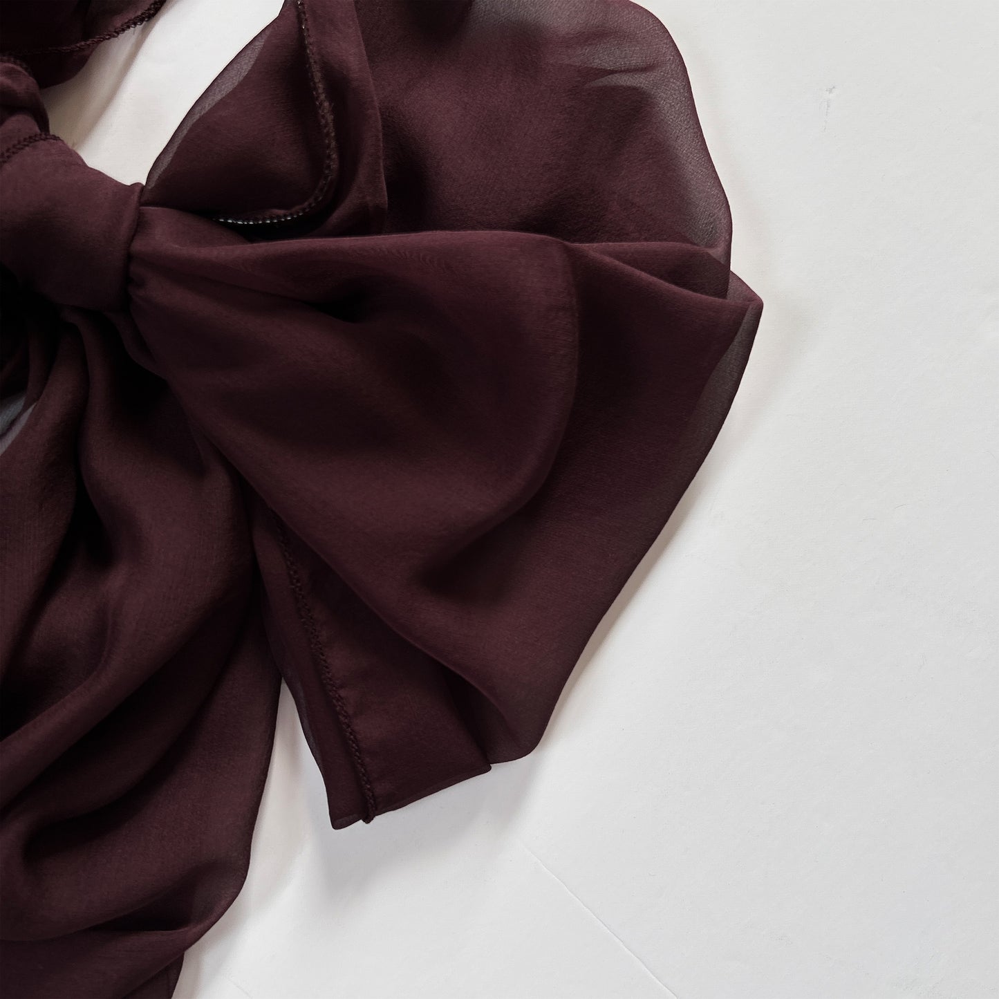 The à la Leen Single-Layered Silk Scarf- Rich Burgundy