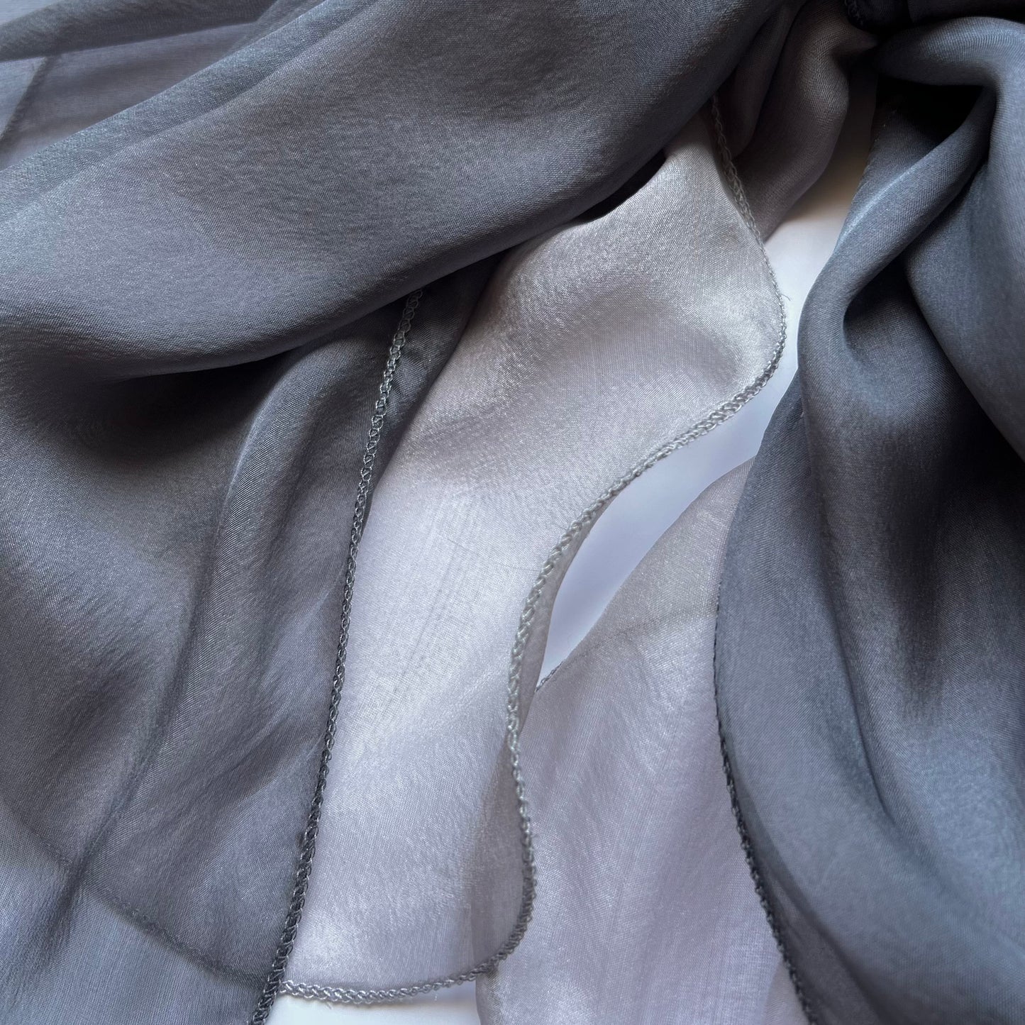 The à la Leen Double-Layered Silk Scarf- Two-tone Anthracite & Silver Grey