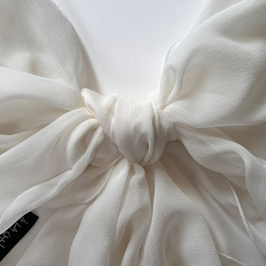 The à la Leen Single-Layered Silk Scarf- Off-White