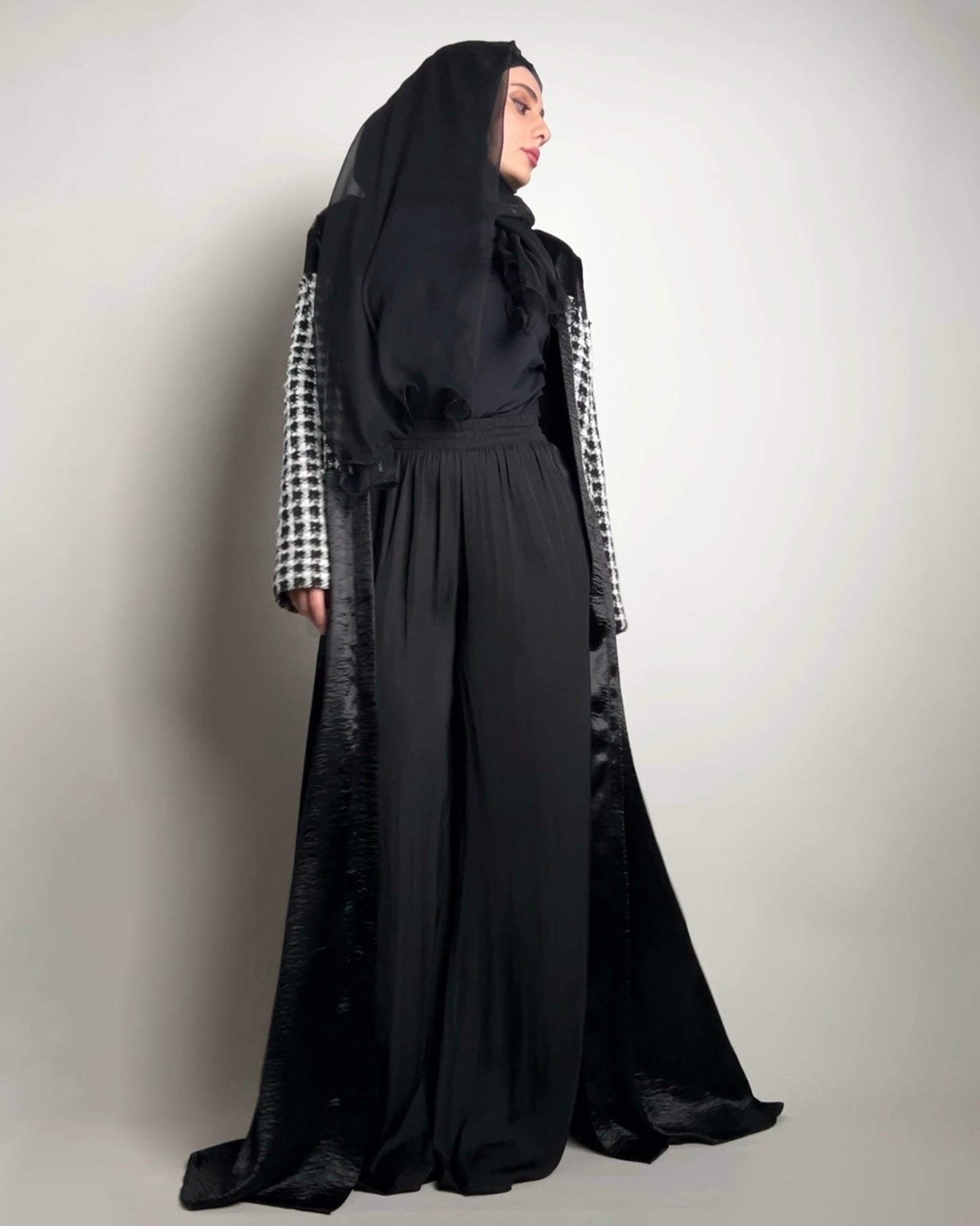 The Abaya- Off-Shoulders in Black and White