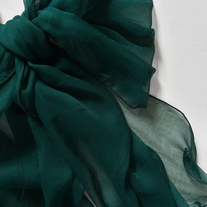 The Single-Layered Crinkled Silk Scarf – Forest Green