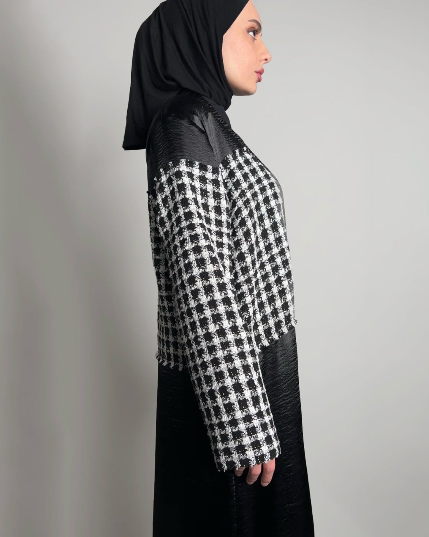 The Abaya- Off-Shoulders in Black and White