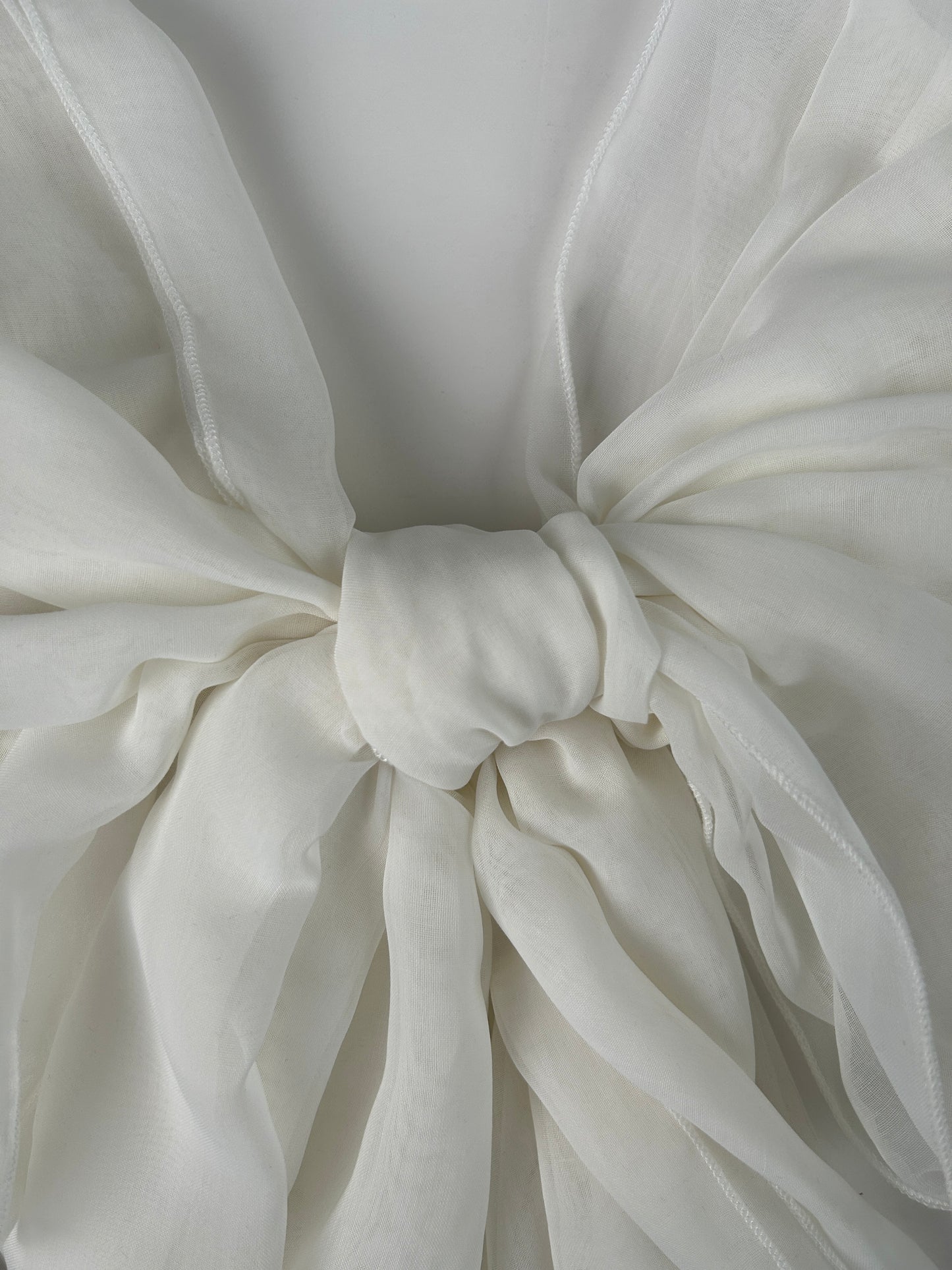 The à la Leen Double-Layered Voile Scarf- Pearl