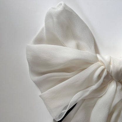 The Single-Layered Silk Chiffon Scarf – Off-White