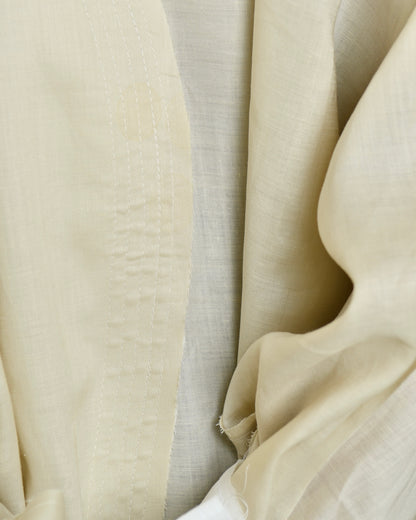The Two-Toned Wavy Abaya in beige and white