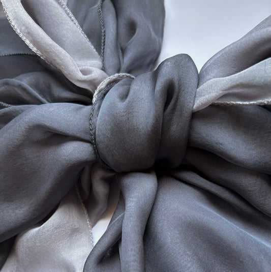 The à la Leen Double-Layered Silk Scarf- Two-tone Anthracite & Silver Grey