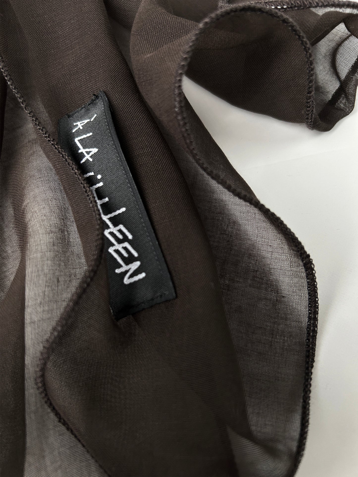 The à la Leen Voile Scarf with Wavy Hems- Brown