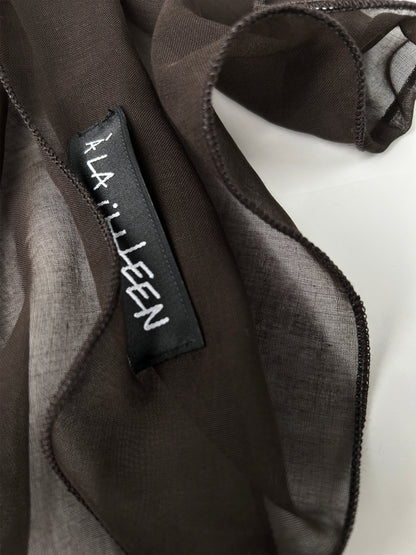 The à la Leen Voile Scarf with Wavy Hems- Brown