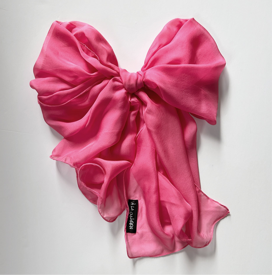 The à la Leen Single-Layered Silk Scarf- Midi in Bubblegum Pink