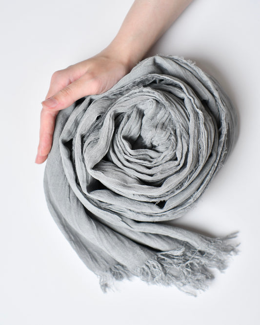 The Cotton Scarf in silver grey