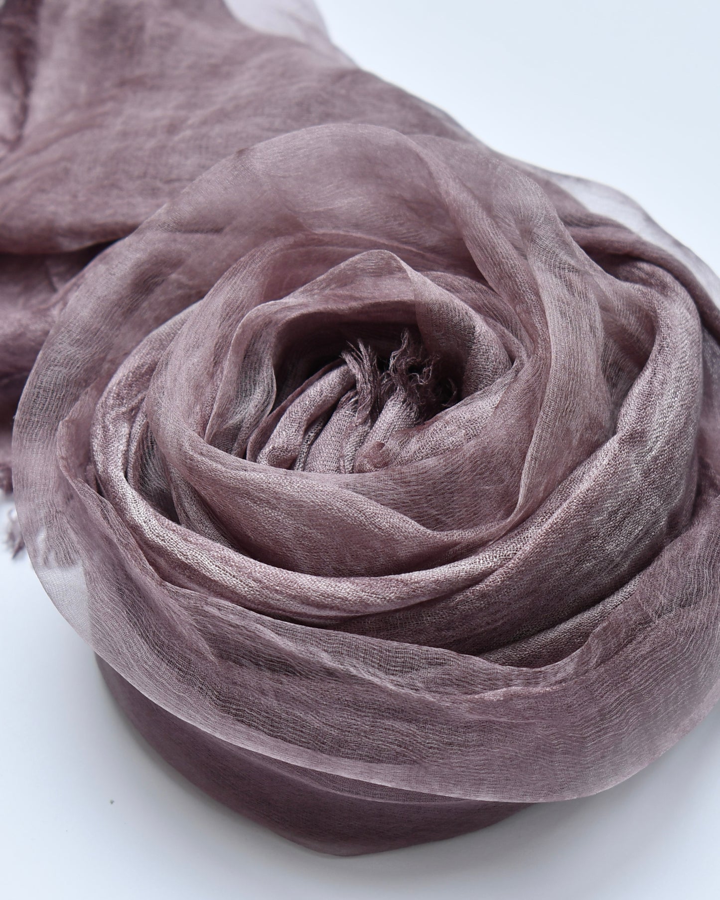 organzaXcotton double-layered scarf in muted lavender