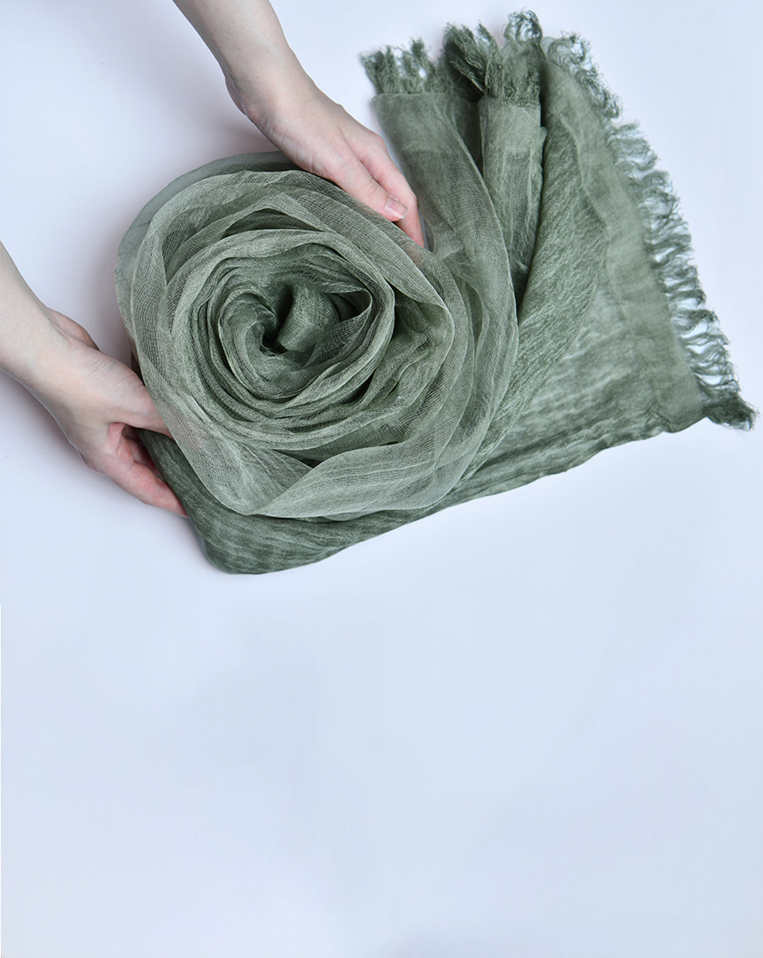 organzaXcotton double-layered scarf in khaki green