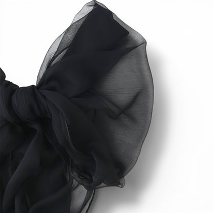 The Single-Layered Crinkled Silk Scarf – Black