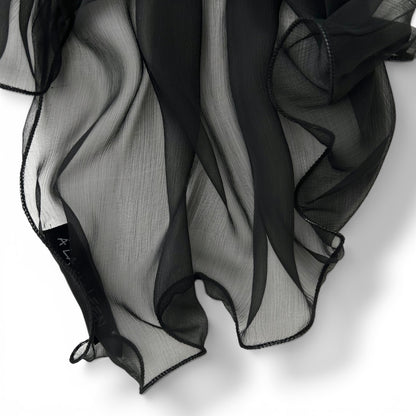 The Single-Layered Crinkled Silk Scarf – Black