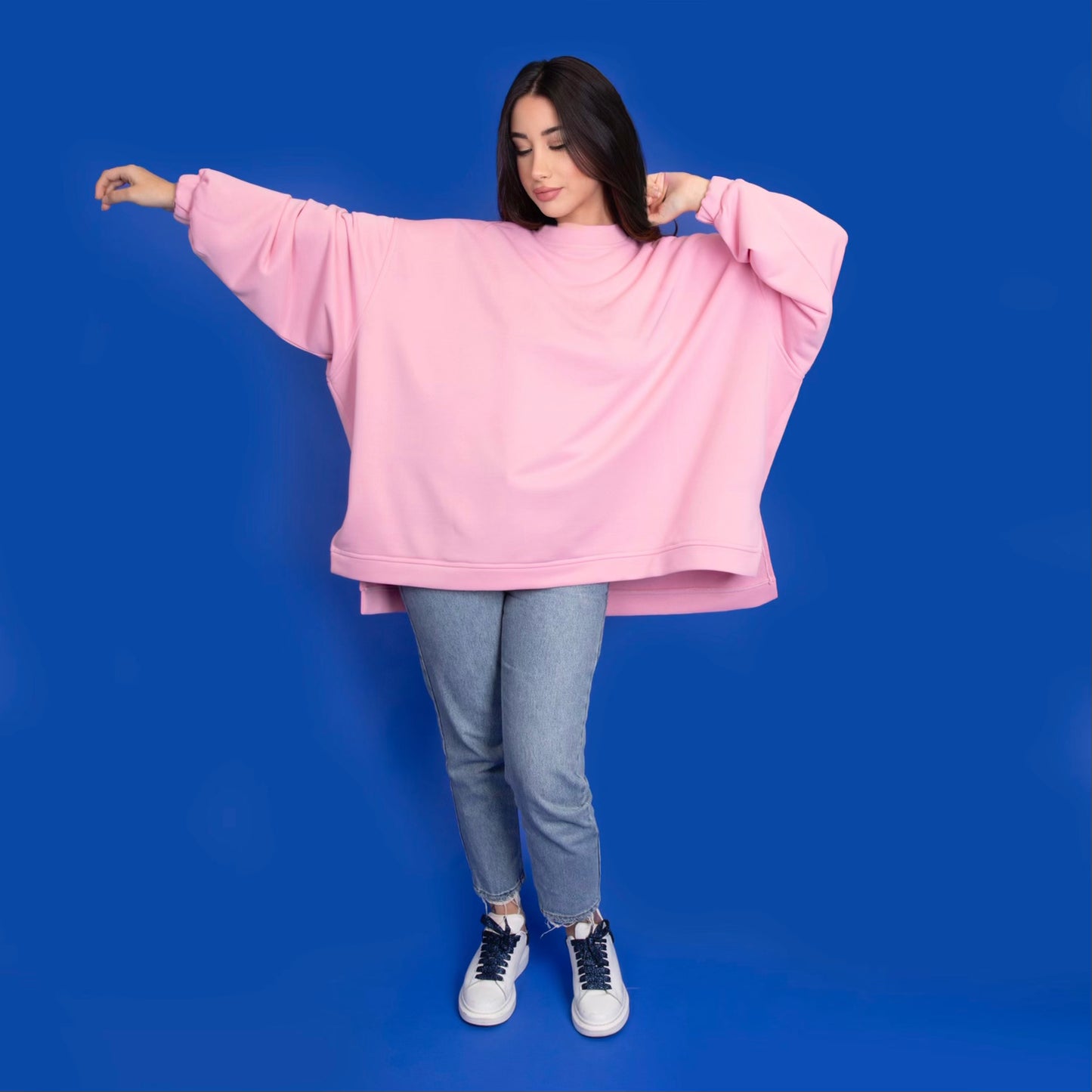 à la Leen "سوبر حلوة" type graphic sweatshirt in pink